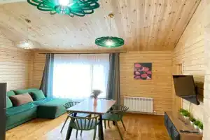 Уютные апартаменты на курорте Манжерок с видом на горы, Озёрное