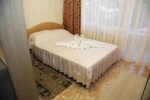 Трёхместный номер полулюкс, Алушта