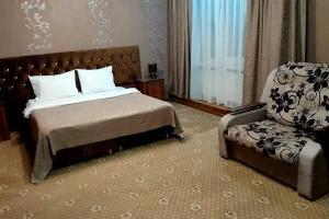Двухместный номер с 1 кроватью полулюкс, Крымск