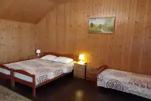 Комфортный 3 хместный номер с 3 односпальными кроватями, Голубицкая