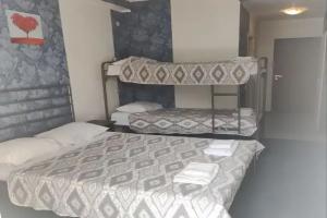 Номер на пятом этаже с видом на горы, Ольгинка