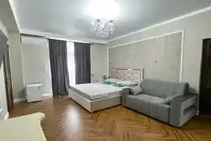 Семейный номер улучшенный, Алахадзы