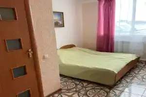 Семейный номер тихий, Алушта