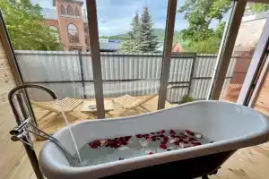 Эко-апартамент с видом на Машук в стиле Барн-Хаус в Цветнике