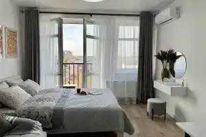 Апартаменты в центре с видом на шикарные закаты и французским балконом