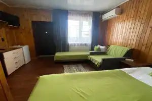 Трёхместный номер стандарт, Джубга