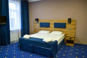 Трёхместный номер студио, Вольск