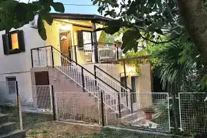 MonteBar1 часть дома с отдельным входом, Бар