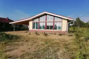 Усадьба Ольгино предлагает проживание в новом доме с видом на реку