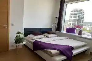 Panorama city 22 floor apartman, Братислава