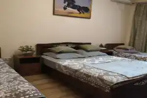 Уютный домик утопающий в зелени