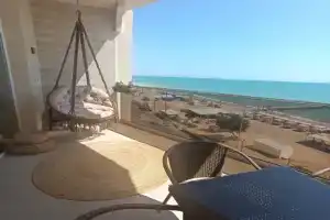 Апартаменты с видом на море в Золотых песках