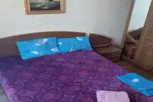 Частный дом, Хоста