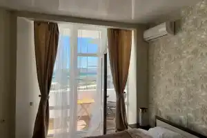 Студия на берегу моря, Феодосия