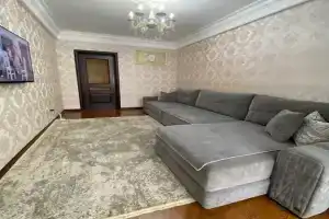Уютная квартира в центре города с видом на море