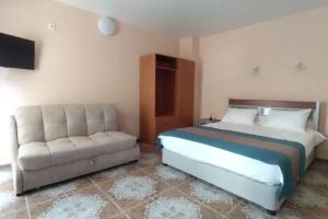 Четырёхместный номер с видом на двор