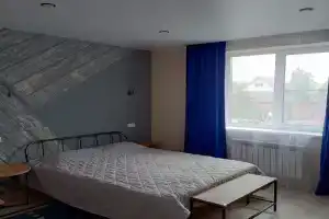 Уютная отдельная комната в большом коттедже в Майме