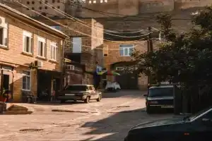 Дом в центре города рядом с Крепостью Нарын - кала и Древними Магалами