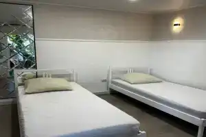 Трёхместный номер стандарт, Тамань