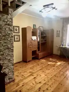 с видом на сквер в центре города - 28