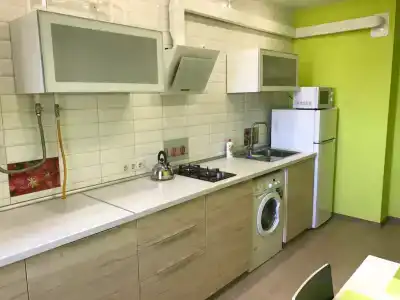 на Музыки - 9