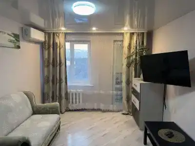 Однокомнатная квартира с отдельной кухней в центре - 1