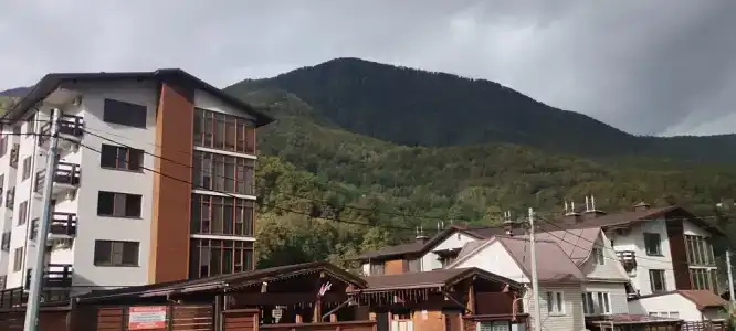 Домик Кантр с видом на горы - 45