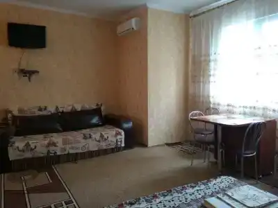 на ул. Севастопольской - 21