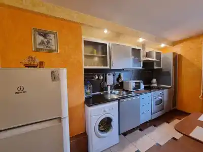 В Санкт-Петербурге - 6