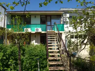 Лавровый - 5