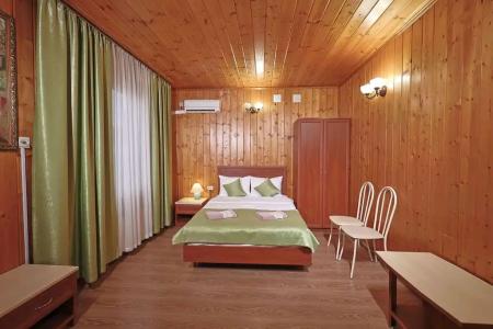 House Loris - 60