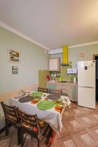 House Loris - 74