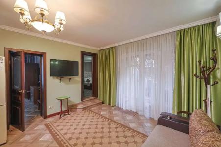 House Loris - 75