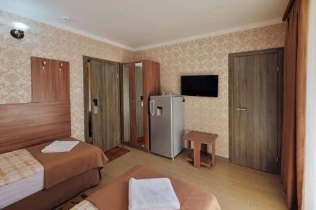 House Loris - 114