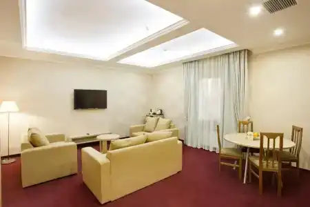 Amici Grand Hotel - 4