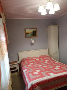 У Кремля - 74