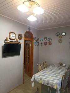 У Кремля - 83