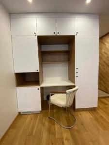 Aloft Apart - 31