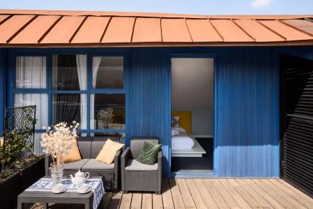 Blue Balcony - 15