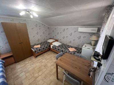 У Ларисы - 26