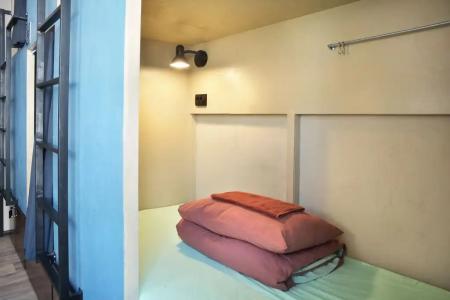 Rolling Stones hostel - 13
