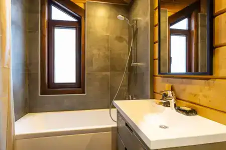 Axis Миррос - 18