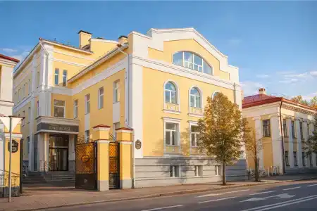 Karl House - 5