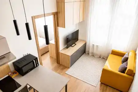Karl House - 4