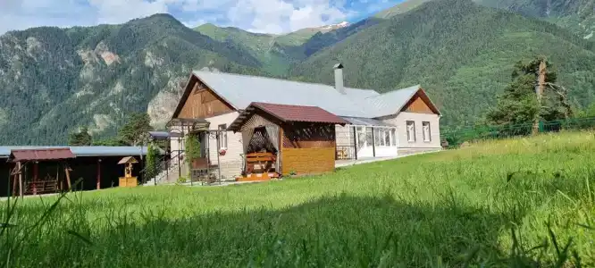 В центре у реки - 3