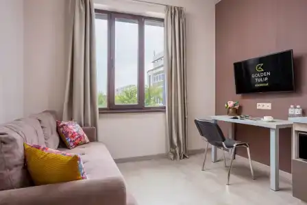 Golden Tulip - 71