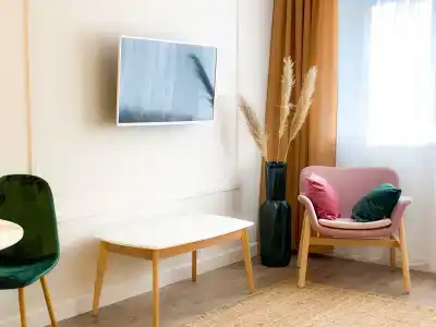 Unique Apart - 2