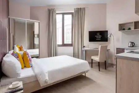 Golden Tulip - 90