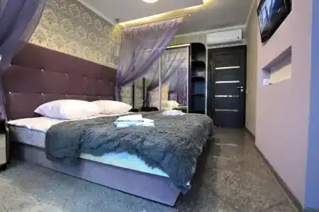 Лора - 22