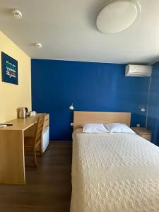 Roomer - 19